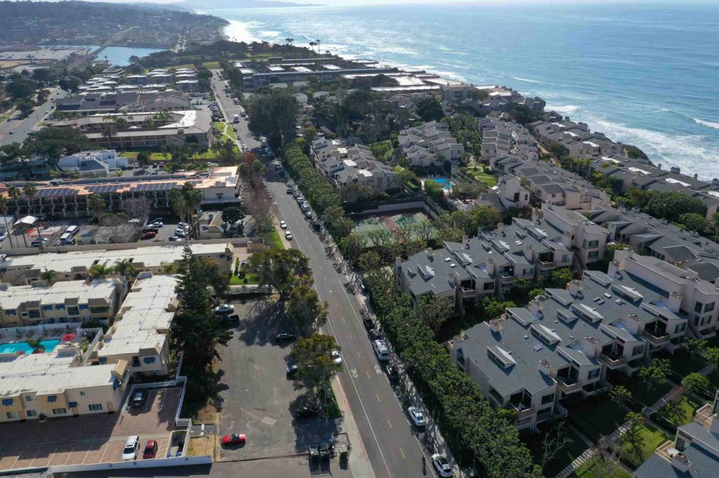 Is Encinitas an expensive place to live?